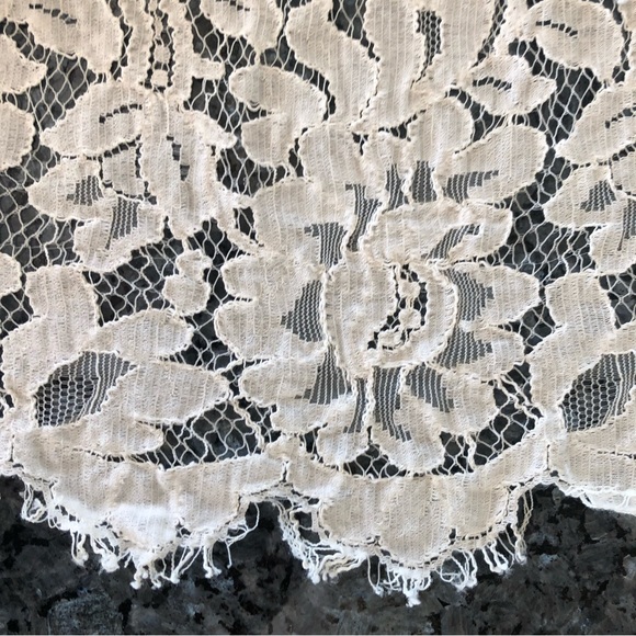 LOFT Cream Lace Floral Short Sleeve Top - Picture 9 of 16